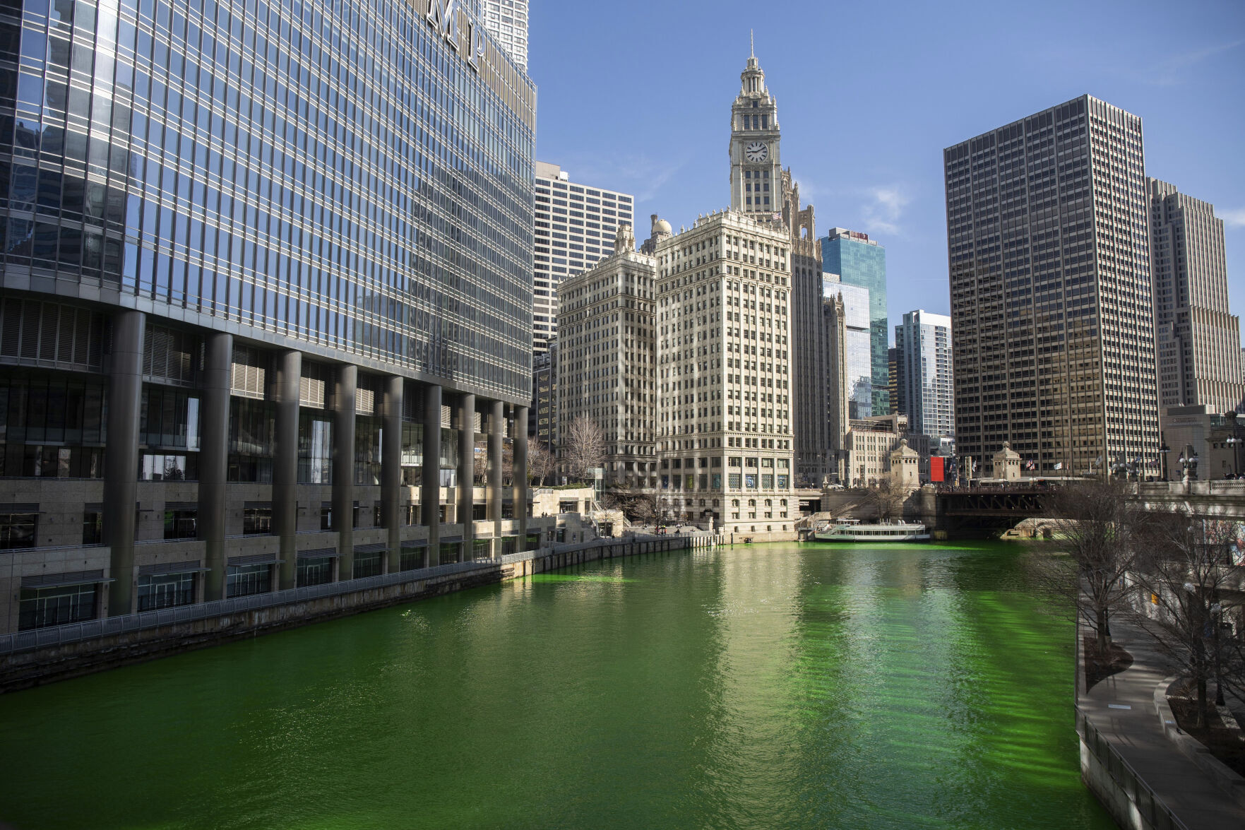 Virus Outbreak-Chicago River